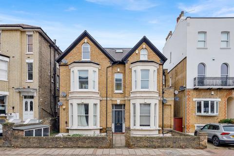 2 bedroom flat for sale, North Side Wandsworth Common, Wandsworth, London
