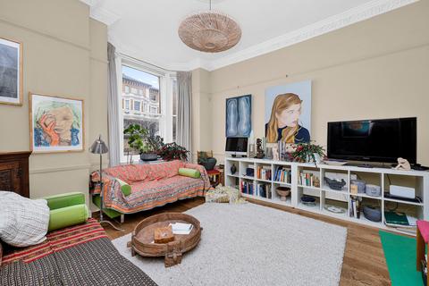 2 bedroom flat for sale, North Side Wandsworth Common, Wandsworth, London