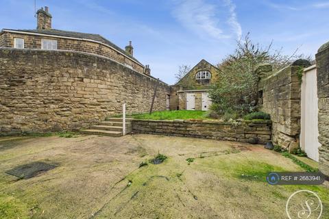 2 bedroom terraced house to rent, The Avenue, Harewood, Leeds, LS17