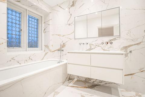 3 bedroom flat to rent, Sloane Street, Knightsbridge, London
