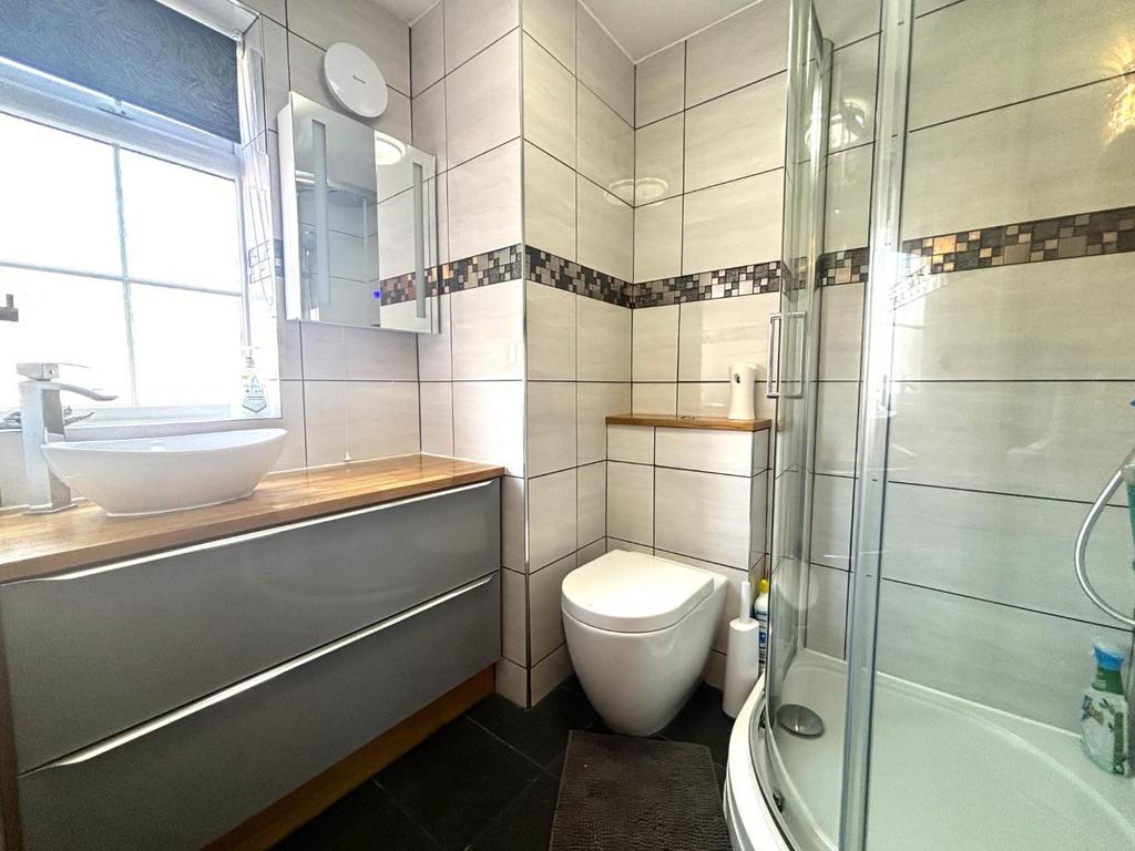 Ensuite.jpeg