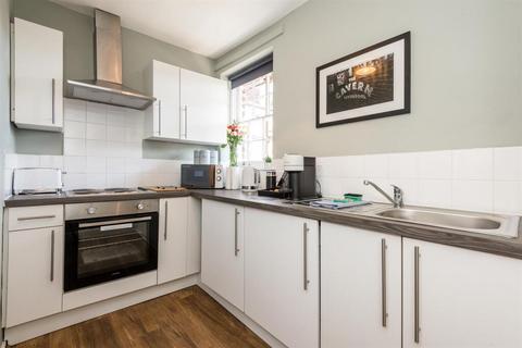 2 bedroom flat to rent, Osprey Heights, SW11