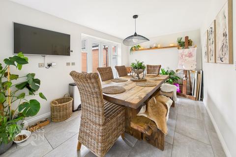 5 bedroom detached house for sale, Reeds Way, Norwich NR14