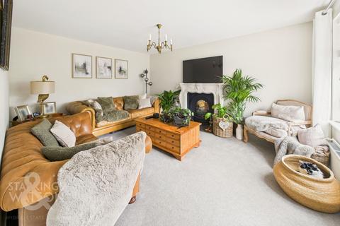 5 bedroom detached house for sale, Reeds Way, Norwich NR14