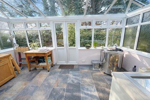 undefined, Powis Close, New Milton, Hampshire. BH25 6AW