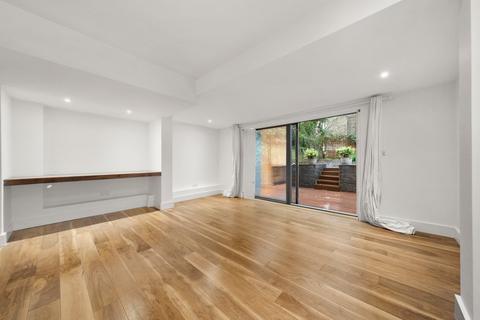 2 bedroom maisonette to rent, Southgate Road, London
