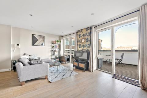 2 bedroom flat to rent, Chaplin Apartments, 5 Sylvester Path, London