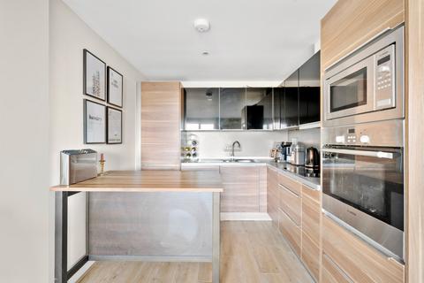 2 bedroom flat to rent, Chaplin Apartments, 5 Sylvester Path, London
