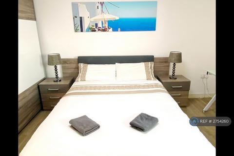 1 bedroom in a flat share to rent, Roma Corte, London, SE13