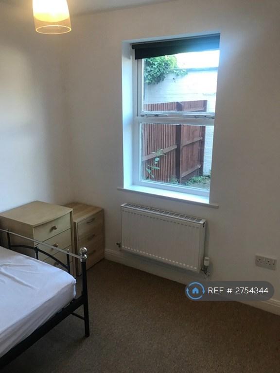 Ground Floor Single Bedroom West Facing