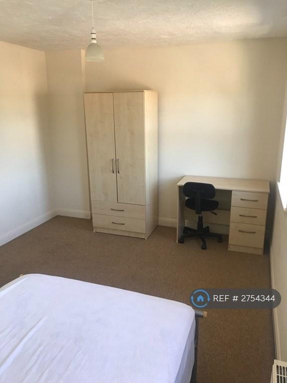 2nd Floor Double Bedroom West Facing