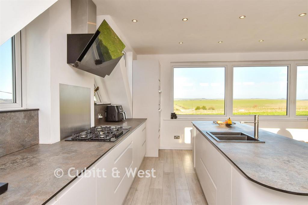 Lounge/Kitchen