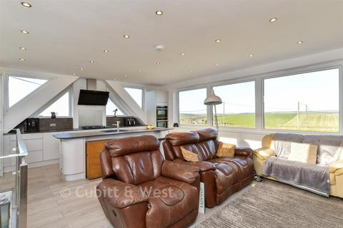 3 bedroom chalet for sale, Downsview Avenue, Brighton BN2