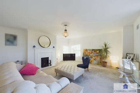 2 bedroom flat to rent, The Firs, Whittington, Worcester