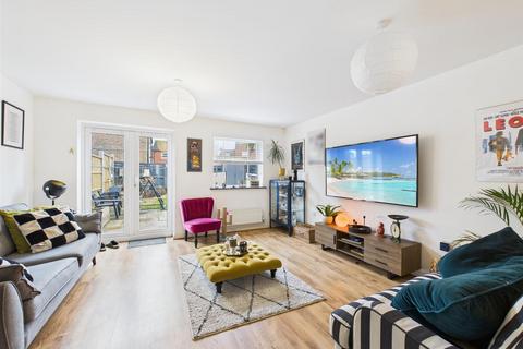3 bedroom end of terrace house for sale, Milford Place, Aylesbury HP19