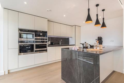 3 bedroom apartment to rent, Admiralty House, 150 Vaughan Way, E1W