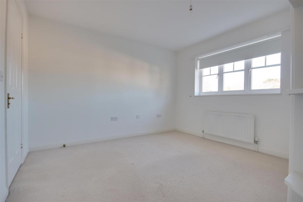 Bedroom 4.jpg