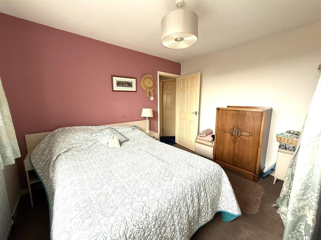 27 somerset bed 2.jpeg