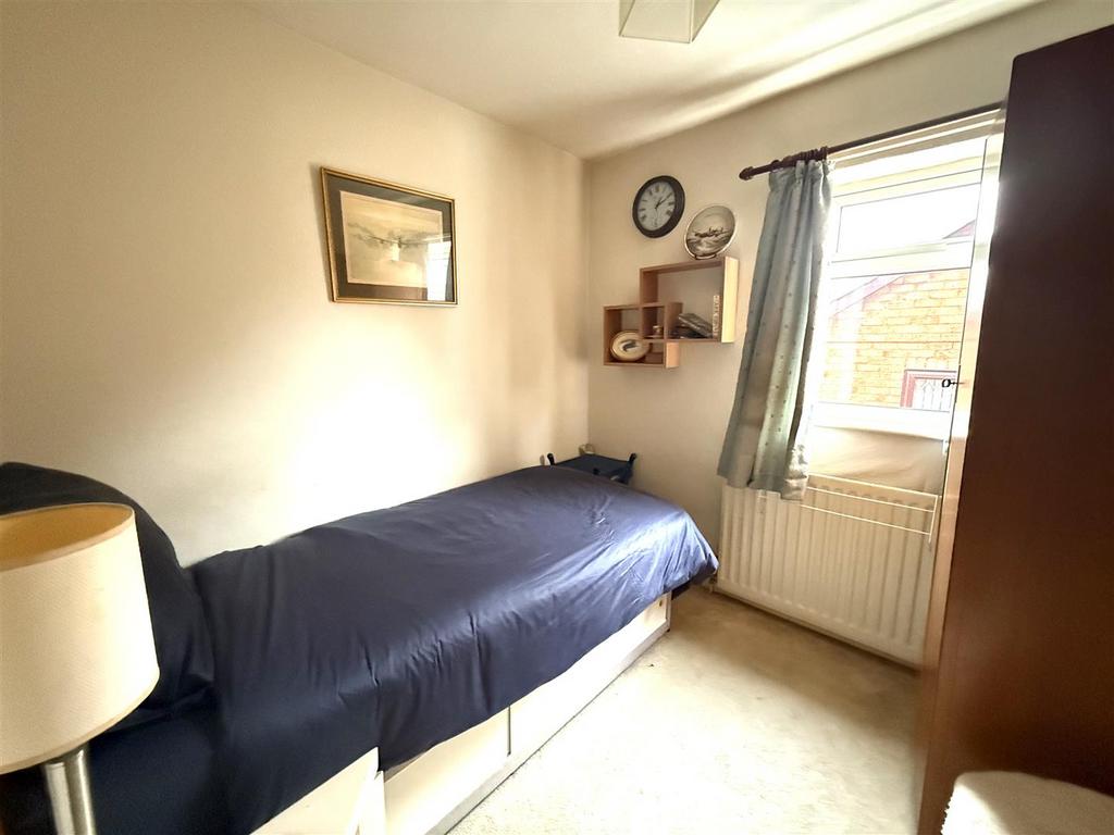 27 som bed 3.jpeg