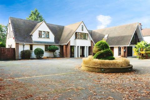 4 bedroom detached house to rent, Winkfield Road, Ascot, SL5