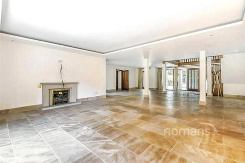 4 bedroom detached house to rent, Winkfield Road, Ascot, SL5