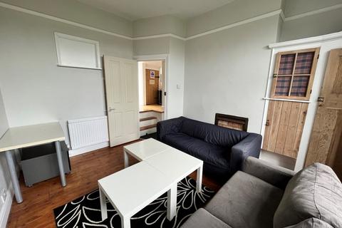 4 bedroom terraced house to rent, Kimberley Road, Brighton, BN2 4EN