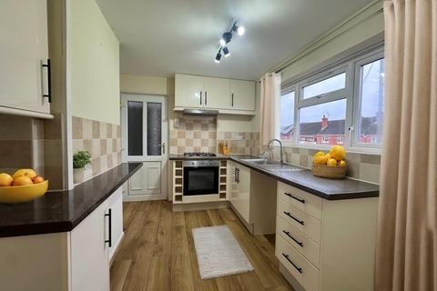 3 bedroom semi-detached house for sale, Glosters Parade, New Inn NP4