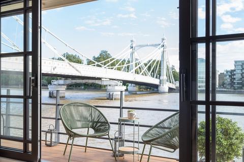 undefined, Cadogan Pier, Cheyne Walk, London