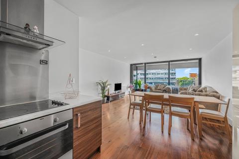 3 bedroom flat to rent, Lambarde Square, London
