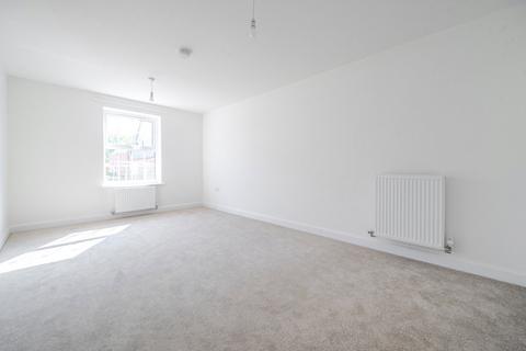 4 bedroom detached house to rent, Farmers Road, Finchwood Park, Wokingham, RG40