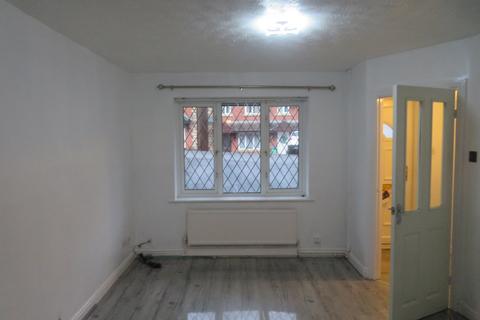 3 bedroom semi-detached house to rent, Margroy Close, Shawclough, OL12