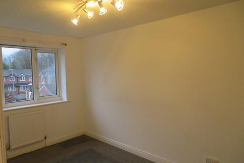 3 bedroom semi-detached house to rent, Margroy Close, Shawclough, OL12