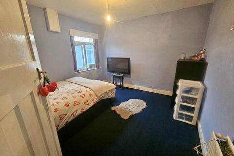 3 bedroom maisonette for sale, Victoria Road, Hendon, NW4