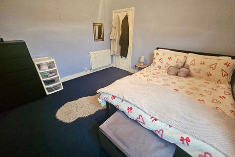 3 bedroom maisonette for sale, Victoria Road, Hendon, NW4