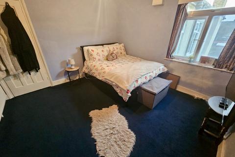 3 bedroom maisonette for sale, Victoria Road, Hendon, NW4