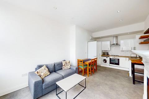 2 bedroom flat to rent, Cricklewood Broadway, London NW2