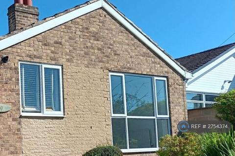 2 bedroom bungalow to rent, Castle View, Wakefield, WF2