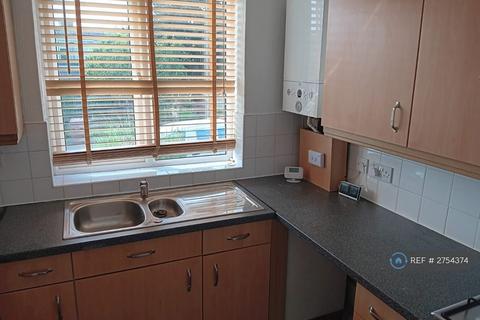 2 bedroom bungalow to rent, Castle View, Wakefield, WF2