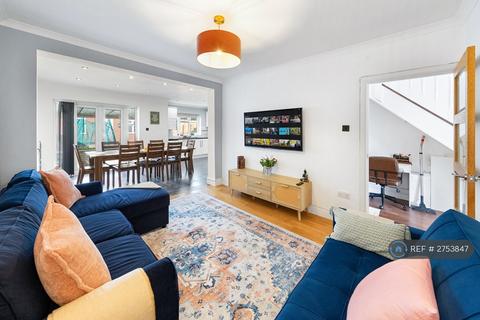 4 bedroom semi-detached house to rent, Doghurst Avenue, Harlington, Hayes, UB3