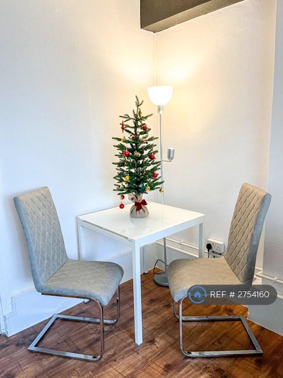 Extendable Dining Table