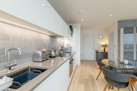 2 bedroom flat to rent, Liner House, London, E16