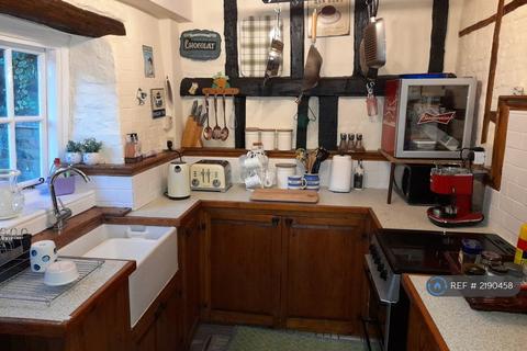 3 bedroom terraced house to rent, St. Peters Street, Sandwich, CT13