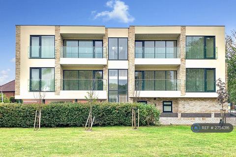 2 bedroom flat to rent, Knightswood Court, Uxbridge, UB10