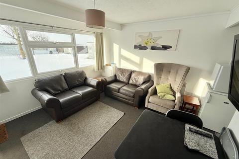2 bedroom chalet for sale, Newport Road, Hemsby
