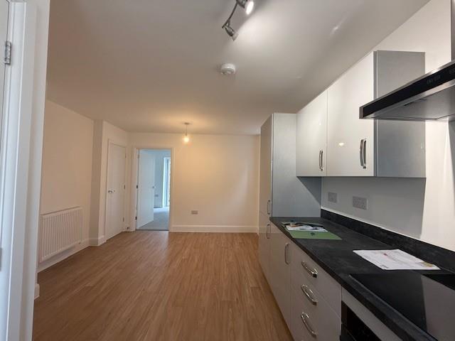 Kitchen 2.jpg