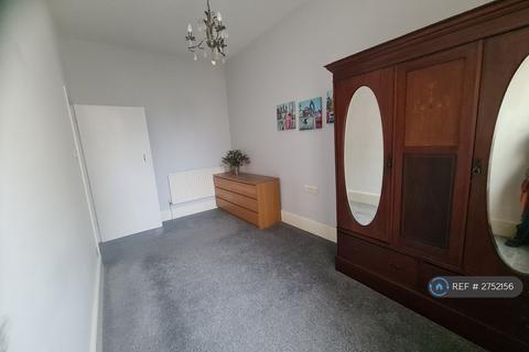 2 bedroom flat to rent, Warrior Square, St. Leonards-On-Sea, TN37