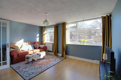 3 bedroom maisonette for sale, Fleet Road, Fleet GU51