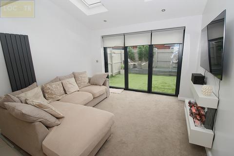 3 bedroom townhouse for sale, Edenhall Drive, Flixton