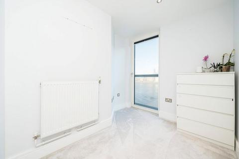 3 bedroom flat to rent, Victoria Parade, London SE10