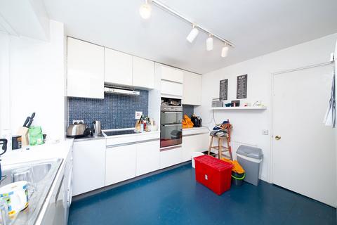 4 bedroom semi-detached house to rent, Bembridge Close, London NW6
